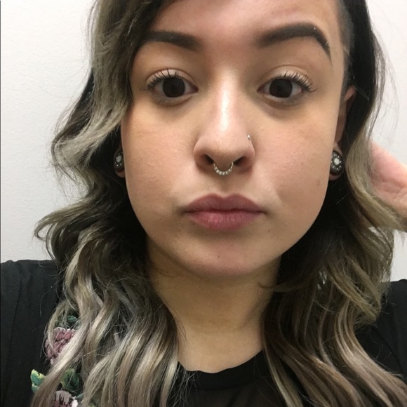 Meet your Posher, Cierra - Picture 2 of 3